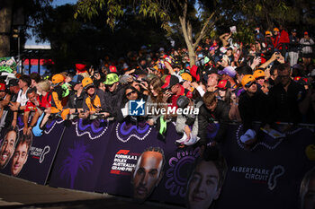 2024-03-21 - Fans during the Formula 1 Rolex Australian Grand Prix 2024, 3rd round of the 2024 Formula One World Championship from March 22 to 24, 2024 on the Albert Park Circuit, in Melbourne, Australia - F1 - AUSTRALIAN GRAND PRIX 2024 - FORMULA 1 - MOTORS