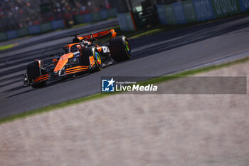 2024-03-22 - 81 PIASTRI Oscar (aus), McLaren F1 Team MCL38, action during the Formula 1 Rolex Australian Grand Prix 2024, 3rd round of the 2024 Formula One World Championship from March 22 to 24, 2024 on the Albert Park Circuit, in Melbourne, Australia - F1 - AUSTRALIAN GRAND PRIX 2024 - FORMULA 1 - MOTORS