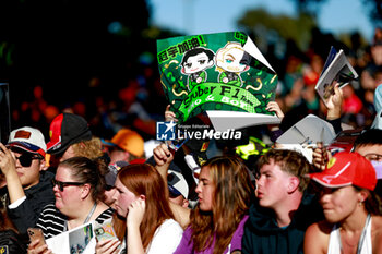2024-03-22 - Fans during the Formula 1 Rolex Australian Grand Prix 2024, 3rd round of the 2024 Formula One World Championship from March 22 to 24, 2024 on the Albert Park Circuit, in Melbourne, Australia - F1 - AUSTRALIAN GRAND PRIX 2024 - FORMULA 1 - MOTORS