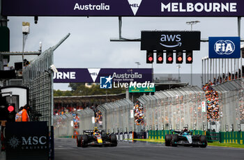 2024-03-23 - 63 RUSSELL George (gbr), Mercedes AMG F1 Team W15, action 11 PEREZ Sergio (mex), Red Bull Racing RB20, action during the Formula 1 Rolex Australian Grand Prix 2024, 3rd round of the 2024 Formula One World Championship from March 22 to 24, 2024 on the Albert Park Circuit, in Melbourne, Australia - F1 - AUSTRALIAN GRAND PRIX 2024 - FORMULA 1 - MOTORS