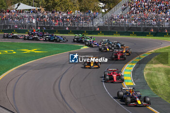 2024-03-24 - Start of the race, 01 VERSTAPPEN Max (nld), Red Bull Racing RB20, action during the Formula 1 Rolex Australian Grand Prix 2024, 3rd round of the 2024 Formula One World Championship from March 22 to 24, 2024 on the Albert Park Circuit, in Melbourne, Australia - F1 - AUSTRALIAN GRAND PRIX 2024 - FORMULA 1 - MOTORS
