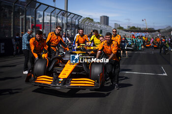 2024-03-24 - NORRIS Lando (gbr), McLaren F1 Team MCL38 on the grid during the Formula 1 Rolex Australian Grand Prix 2024, 3rd round of the 2024 Formula One World Championship from March 22 to 24, 2024 on the Albert Park Circuit, in Melbourne, Australia - F1 - AUSTRALIAN GRAND PRIX 2024 - FORMULA 1 - MOTORS