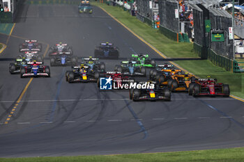 2024-03-24 - Start of the race, 01 VERSTAPPEN Max (nld), Red Bull Racing RB20, 55 SAINZ Carlos (spa), Scuderia Ferrari SF-24, action during the Formula 1 Rolex Australian Grand Prix 2024, 3rd round of the 2024 Formula One World Championship from March 22 to 24, 2024 on the Albert Park Circuit, in Melbourne, Australia - F1 - AUSTRALIAN GRAND PRIX 2024 - FORMULA 1 - MOTORS