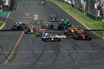 2024-03-24 - start of the race, depart, 01 VERSTAPPEN Max (nld), Red Bull Racing RB20, action during the Formula 1 Rolex Australian Grand Prix 2024, 3rd round of the 2024 Formula One World Championship from March 22 to 24, 2024 on the Albert Park Circuit, in Melbourne, Australia - F1 - AUSTRALIAN GRAND PRIX 2024 - FORMULA 1 - MOTORS