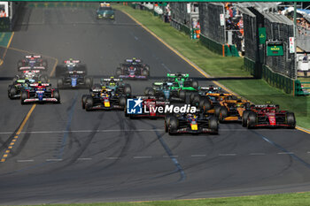 2024-03-24 - start of the race, depart, 01 VERSTAPPEN Max (nld), Red Bull Racing RB20, action during the Formula 1 Rolex Australian Grand Prix 2024, 3rd round of the 2024 Formula One World Championship from March 22 to 24, 2024 on the Albert Park Circuit, in Melbourne, Australia - F1 - AUSTRALIAN GRAND PRIX 2024 - FORMULA 1 - MOTORS