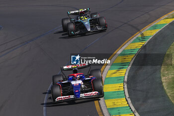 2024-03-24 - 22 TSUNODA Yuki (jap), Visa Cash App RB F1 Team VCARB 01, action 44 HAMILTON Lewis (gbr), Mercedes AMG F1 Team W15, action during the Formula 1 Rolex Australian Grand Prix 2024, 3rd round of the 2024 Formula One World Championship from March 22 to 24, 2024 on the Albert Park Circuit, in Melbourne, Australia - F1 - AUSTRALIAN GRAND PRIX 2024 - FORMULA 1 - MOTORS