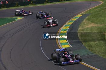 2024-03-24 - 31 OCON Esteban (fra), Alpine F1 Team A524, action 27 HULKENBERG Nico (ger), Haas F1 Team VF-24 Ferrari, action during the Formula 1 Rolex Australian Grand Prix 2024, 3rd round of the 2024 Formula One World Championship from March 22 to 24, 2024 on the Albert Park Circuit, in Melbourne, Australia - F1 - AUSTRALIAN GRAND PRIX 2024 - FORMULA 1 - MOTORS