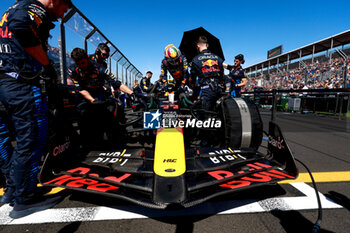 2024-03-24 - PEREZ Sergio (mex), Red Bull Racing RB20, portrait during the Formula 1 Rolex Australian Grand Prix 2024, 3rd round of the 2024 Formula One World Championship from March 22 to 24, 2024 on the Albert Park Circuit, in Melbourne, Australia - F1 - AUSTRALIAN GRAND PRIX 2024 - FORMULA 1 - MOTORS