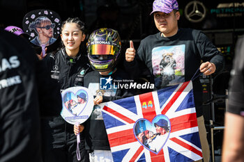 2024-04-04 - Fans in the pitlane during the Formula 1 MSC Cruises Japanese Grand Prix 2024, 4th round of the 2024 Formula One World Championship from April 5 to 7, 2024 on the Suzuka International Racing Course, in Suzuka, Japan - F1 - JAPANESE GRAND PRIX 2024 - FORMULA 1 - MOTORS