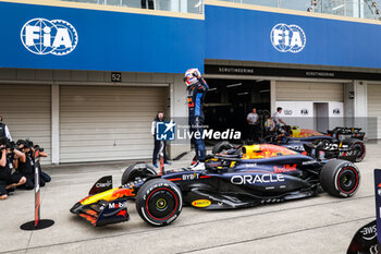 2024-04-07 - VERSTAPPEN Max (ned), Red Bull Racing RB20, portrait celebration during the Formula 1 MSC Cruises Japanese Grand Prix 2024, 4th round of the 2024 Formula One World Championship from April 5 to 7, 2024 on the Suzuka International Racing Course, in Suzuka, Japan - F1 - JAPANESE GRAND PRIX 2024 - FORMULA 1 - MOTORS