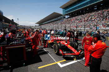 2024-04-07 - 55 SAINZ Carlos (spa), Scuderia Ferrari SF-24, grille de depart, starting grid, during the Formula 1 MSC Cruises Japanese Grand Prix 2024, 4th round of the 2024 Formula One World Championship from April 5 to 7, 2024 on the Suzuka International Racing Course, in Suzuka, Japan - F1 - JAPANESE GRAND PRIX 2024 - FORMULA 1 - MOTORS