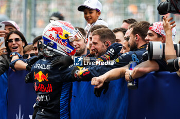 2024-04-07 - VERSTAPPEN Max (ned), Red Bull Racing RB20, portrait celebrating victory during the Formula 1 MSC Cruises Japanese Grand Prix 2024, 4th round of the 2024 Formula One World Championship from April 5 to 7, 2024 on the Suzuka International Racing Course, in Suzuka, Japan - F1 - JAPANESE GRAND PRIX 2024 - FORMULA 1 - MOTORS