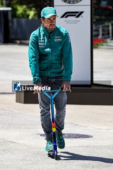2024-04-18 - ALONSO Fernando (spa), Aston Martin F1 Team AMR24, portrait during the Formula 1 Lenovo Chinese Grand Prix 2024, 5th round of the 2024 Formula One World Championship from April 19 to 21, 2024 on the Shanghai International Circuit, in Shanghai, China - F1 - CHINESE GRAND PRIX 2024 - FORMULA 1 - MOTORS