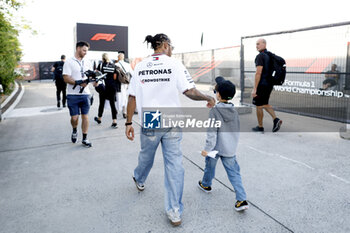 2024-04-18 - HAMILTON Lewis (gbr), Mercedes AMG F1 Team W15, portrait during the Formula 1 Lenovo Chinese Grand Prix 2024, 5th round of the 2024 Formula One World Championship from April 19 to 21, 2024 on the Shanghai International Circuit, in Shanghai, China - F1 - CHINESE GRAND PRIX 2024 - FORMULA 1 - MOTORS