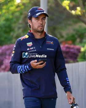 2024-04-18 - PEREZ Sergio (mex), Red Bull Racing RB20, portrait during the Formula 1 Lenovo Chinese Grand Prix 2024, 5th round of the 2024 Formula One World Championship from April 19 to 21, 2024 on the Shanghai International Circuit, in Shanghai, China - F1 - CHINESE GRAND PRIX 2024 - FORMULA 1 - MOTORS