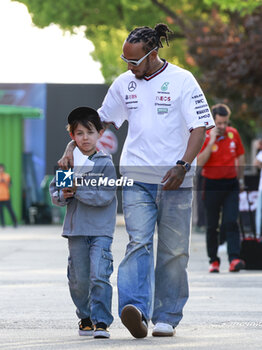 2024-04-18 - HAMILTON Lewis (gbr), Mercedes AMG F1 Team W15, portrait during the Formula 1 Lenovo Chinese Grand Prix 2024, 5th round of the 2024 Formula One World Championship from April 19 to 21, 2024 on the Shanghai International Circuit, in Shanghai, China - F1 - CHINESE GRAND PRIX 2024 - FORMULA 1 - MOTORS