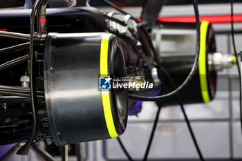 2024-04-18 - Wheel part mechanic, detail during the Formula 1 Lenovo Chinese Grand Prix 2024, 5th round of the 2024 Formula One World Championship from April 19 to 21, 2024 on the Shanghai International Circuit, in Shanghai, China - F1 - CHINESE GRAND PRIX 2024 - FORMULA 1 - MOTORS