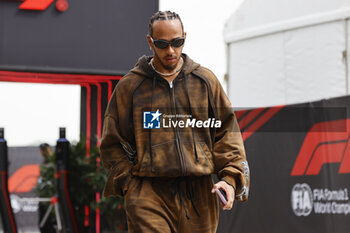 2024-04-19 - HAMILTON Lewis (gbr), Mercedes AMG F1 Team W15, portrait during the Formula 1 Lenovo Chinese Grand Prix 2024, 5th round of the 2024 Formula One World Championship from April 19 to 21, 2024 on the Shanghai International Circuit, in Shanghai, China - F1 - CHINESE GRAND PRIX 2024 - FORMULA 1 - MOTORS
