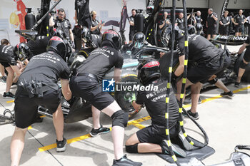 2024-04-19 - Mercedes AMG F1 Team pits stop practice during the Formula 1 Lenovo Chinese Grand Prix 2024, 5th round of the 2024 Formula One World Championship from April 19 to 21, 2024 on the Shanghai International Circuit, in Shanghai, China - F1 - CHINESE GRAND PRIX 2024 - FORMULA 1 - MOTORS