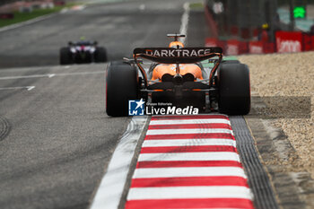 2024-04-19 - 81 PIASTRI Oscar (aus), McLaren F1 Team MCL38, action during the Formula 1 Lenovo Chinese Grand Prix 2024, 5th round of the 2024 Formula One World Championship from April 19 to 21, 2024 on the Shanghai International Circuit, in Shanghai, China - F1 - CHINESE GRAND PRIX 2024 - FORMULA 1 - MOTORS
