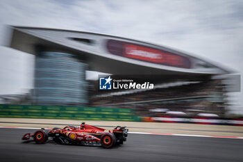 2024-04-19 - 55 SAINZ Carlos (spa), Scuderia Ferrari SF-24, action during the Formula 1 Lenovo Chinese Grand Prix 2024, 5th round of the 2024 Formula One World Championship from April 19 to 21, 2024 on the Shanghai International Circuit, in Shanghai, China - F1 - CHINESE GRAND PRIX 2024 - FORMULA 1 - MOTORS
