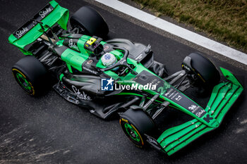 2024-04-19 - 24 ZHOU Guanyu (chi), Stake F1 Team Kick Sauber C44, action Qualifying Sprint Race during the Formula 1 Lenovo Chinese Grand Prix 2024, 5th round of the 2024 Formula One World Championship from April 19 to 21, 2024 on the Shanghai International Circuit, in Shanghai, China - F1 - CHINESE GRAND PRIX 2024 - FORMULA 1 - MOTORS