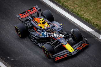 2024-04-19 - 11 PEREZ Sergio (mex), Red Bull Racing RB20, action Qualifying Sprint Race during the Formula 1 Lenovo Chinese Grand Prix 2024, 5th round of the 2024 Formula One World Championship from April 19 to 21, 2024 on the Shanghai International Circuit, in Shanghai, China - F1 - CHINESE GRAND PRIX 2024 - FORMULA 1 - MOTORS