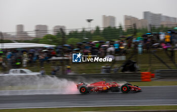 2024-04-19 - 55 SAINZ Carlos (spa), Scuderia Ferrari SF-24, action during the Formula 1 Lenovo Chinese Grand Prix 2024, 5th round of the 2024 Formula One World Championship from April 19 to 21, 2024 on the Shanghai International Circuit, in Shanghai, China - F1 - CHINESE GRAND PRIX 2024 - FORMULA 1 - MOTORS