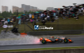 2024-04-19 - 04 NORRIS Lando (gbr), McLaren F1 Team MCL38, action during the Formula 1 Lenovo Chinese Grand Prix 2024, 5th round of the 2024 Formula One World Championship from April 19 to 21, 2024 on the Shanghai International Circuit, in Shanghai, China - F1 - CHINESE GRAND PRIX 2024 - FORMULA 1 - MOTORS