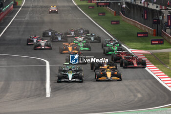 2024-04-20 - start of the race, depart, 44 HAMILTON Lewis (gbr), Mercedes AMG F1 Team W15, action 04 NORRIS Lando (gbr), McLaren F1 Team MCL38, action during the Formula 1 Lenovo Chinese Grand Prix 2024, 5th round of the 2024 Formula One World Championship from April 19 to 21, 2024 on the Shanghai International Circuit, in Shanghai, China - F1 - CHINESE GRAND PRIX 2024 - FORMULA 1 - MOTORS