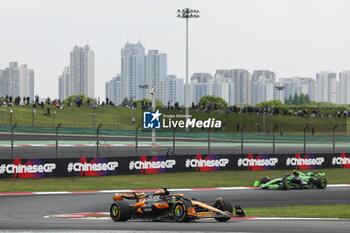 2024-04-20 - 81 PIASTRI Oscar (aus), McLaren F1 Team MCL38, action during the Formula 1 Lenovo Chinese Grand Prix 2024, 5th round of the 2024 Formula One World Championship from April 19 to 21, 2024 on the Shanghai International Circuit, in Shanghai, China - F1 - CHINESE GRAND PRIX 2024 - FORMULA 1 - MOTORS