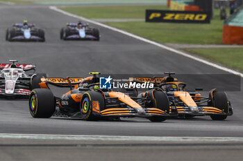 2024-04-20 - 04 NORRIS Lando (gbr), McLaren F1 Team MCL38, action and 81 PIASTRI Oscar (aus), McLaren F1 Team MCL38, action during the Formula 1 Lenovo Chinese Grand Prix 2024, 5th round of the 2024 Formula One World Championship from April 19 to 21, 2024 on the Shanghai International Circuit, in Shanghai, China - F1 - CHINESE GRAND PRIX 2024 - FORMULA 1 - MOTORS