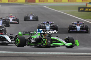 2024-04-20 - 77 BOTTAS Valtteri (fin), Stake F1 Team Kick Sauber C44, action during the Formula 1 Lenovo Chinese Grand Prix 2024, 5th round of the 2024 Formula One World Championship from April 19 to 21, 2024 on the Shanghai International Circuit, in Shanghai, China - F1 - CHINESE GRAND PRIX 2024 - FORMULA 1 - MOTORS