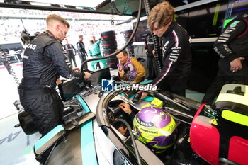 2024-04-20 - HAMILTON Lewis (gbr), Mercedes AMG F1 Team W15, portrait during the Formula 1 Lenovo Chinese Grand Prix 2024, 5th round of the 2024 Formula One World Championship from April 19 to 21, 2024 on the Shanghai International Circuit, in Shanghai, China - F1 - CHINESE GRAND PRIX 2024 - FORMULA 1 - MOTORS