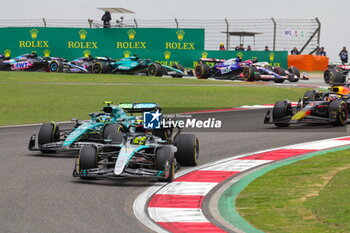 2024-04-20 - Start of the race 44 HAMILTON Lewis (gbr), Mercedes AMG F1 Team W15, action during the Formula 1 Lenovo Chinese Grand Prix 2024, 5th round of the 2024 Formula One World Championship from April 19 to 21, 2024 on the Shanghai International Circuit, in Shanghai, China - F1 - CHINESE GRAND PRIX 2024 - FORMULA 1 - MOTORS
