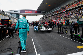 2024-04-20 - HAMILTON Lewis (gbr), Mercedes AMG F1 Team W15, portrait during the Formula 1 Lenovo Chinese Grand Prix 2024, 5th round of the 2024 Formula One World Championship from April 19 to 21, 2024 on the Shanghai International Circuit, in Shanghai, China - F1 - CHINESE GRAND PRIX 2024 - FORMULA 1 - MOTORS