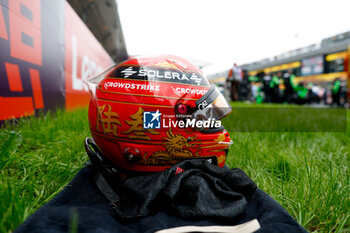 2024-04-20 - RUSSELL George (gbr), Mercedes AMG F1 Team W15, helmet during the Formula 1 Lenovo Chinese Grand Prix 2024, 5th round of the 2024 Formula One World Championship from April 19 to 21, 2024 on the Shanghai International Circuit, in Shanghai, China - F1 - CHINESE GRAND PRIX 2024 - FORMULA 1 - MOTORS