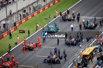 2024-04-20 - Pre grid before the start of the race, depart, during the Formula 1 Lenovo Chinese Grand Prix 2024, 5th round of the 2024 Formula One World Championship from April 19 to 21, 2024 on the Shanghai International Circuit, in Shanghai, China - F1 - CHINESE GRAND PRIX 2024 - FORMULA 1 - MOTORS
