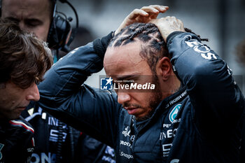 2024-04-20 - HAMILTON Lewis (gbr), Mercedes AMG F1 Team W15, portrait Sprint Race during the Formula 1 Lenovo Chinese Grand Prix 2024, 5th round of the 2024 Formula One World Championship from April 19 to 21, 2024 on the Shanghai International Circuit, in Shanghai, China - F1 - CHINESE GRAND PRIX 2024 - FORMULA 1 - MOTORS