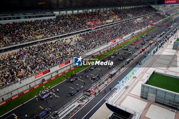 2024-04-20 - Pre grid before the start of the race, depart, during the Formula 1 Lenovo Chinese Grand Prix 2024, 5th round of the 2024 Formula One World Championship from April 19 to 21, 2024 on the Shanghai International Circuit, in Shanghai, China - F1 - CHINESE GRAND PRIX 2024 - FORMULA 1 - MOTORS