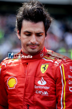 2024-04-20 - SAINZ Carlos (spa), Scuderia Ferrari SF-24, portrait during the Formula 1 Lenovo Chinese Grand Prix 2024, 5th round of the 2024 Formula One World Championship from April 19 to 21, 2024 on the Shanghai International Circuit, in Shanghai, China - F1 - CHINESE GRAND PRIX 2024 - FORMULA 1 - MOTORS