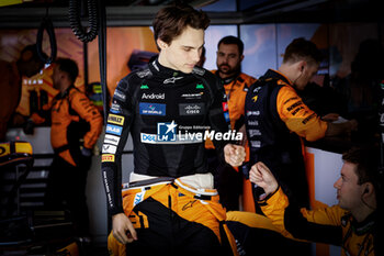 2024-04-20 - PIASTRI Oscar (aus), McLaren F1 Team MCL38, portrait Sprint Race during the Formula 1 Lenovo Chinese Grand Prix 2024, 5th round of the 2024 Formula One World Championship from April 19 to 21, 2024 on the Shanghai International Circuit, in Shanghai, China - F1 - CHINESE GRAND PRIX 2024 - FORMULA 1 - MOTORS