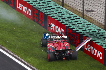 2024-04-20 - 55 SAINZ Carlos (spa), Scuderia Ferrari SF-24, actionduring the Formula 1 Lenovo Chinese Grand Prix 2024, 5th round of the 2024 Formula One World Championship from April 19 to 21, 2024 on the Shanghai International Circuit, in Shanghai, China - F1 - CHINESE GRAND PRIX 2024 - FORMULA 1 - MOTORS