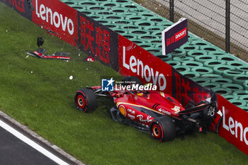 2024-04-20 - 55 SAINZ Carlos (spa), Scuderia Ferrari SF-24, action crash during the Formula 1 Lenovo Chinese Grand Prix 2024, 5th round of the 2024 Formula One World Championship from April 19 to 21, 2024 on the Shanghai International Circuit, in Shanghai, China - F1 - CHINESE GRAND PRIX 2024 - FORMULA 1 - MOTORS