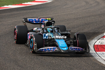 2024-04-20 - 10 GASLY Pierre (fra), Alpine F1 Team A524, action during the Formula 1 Lenovo Chinese Grand Prix 2024, 5th round of the 2024 Formula One World Championship from April 19 to 21, 2024 on the Shanghai International Circuit, in Shanghai, China - F1 - CHINESE GRAND PRIX 2024 - FORMULA 1 - MOTORS