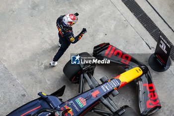 2024-04-20 - VERSTAPPEN Max (ned), Red Bull Racing RB20, portrait during the Formula 1 Lenovo Chinese Grand Prix 2024, 5th round of the 2024 Formula One World Championship from April 19 to 21, 2024 on the Shanghai International Circuit, in Shanghai, China - F1 - CHINESE GRAND PRIX 2024 - FORMULA 1 - MOTORS