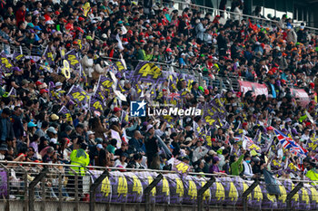 2024-04-20 - spectators, fans during the Formula 1 Lenovo Chinese Grand Prix 2024, 5th round of the 2024 Formula One World Championship from April 19 to 21, 2024 on the Shanghai International Circuit, in Shanghai, China - F1 - CHINESE GRAND PRIX 2024 - FORMULA 1 - MOTORS