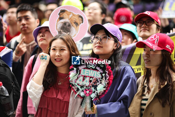 21/04/2024 - spectators, fans during the Formula 1 Lenovo Chinese Grand Prix 2024, 5th round of the 2024 Formula One World Championship from April 19 to 21, 2024 on the Shanghai International Circuit, in Shanghai, China - F1 - CHINESE GRAND PRIX 2024 - FORMULA 1 - MOTORI