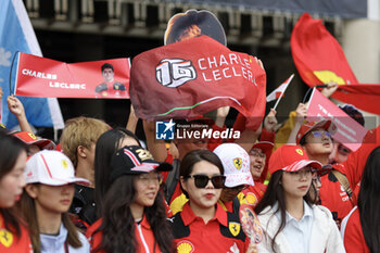 21/04/2024 - spectators, fans, fan club during the Formula 1 Lenovo Chinese Grand Prix 2024, 5th round of the 2024 Formula One World Championship from April 19 to 21, 2024 on the Shanghai International Circuit, in Shanghai, China - F1 - CHINESE GRAND PRIX 2024 - FORMULA 1 - MOTORI