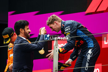 21/04/2024 - BEN SULAYEM Mohammed (uae), President of the FIA, VERSTAPPEN Max (ned), Red Bull Racing RB20, portrait, during the Formula 1 Lenovo Chinese Grand Prix 2024, 5th round of the 2024 Formula One World Championship from April 19 to 21, 2024 on the Shanghai International Circuit, in Shanghai, China - F1 - CHINESE GRAND PRIX 2024 - FORMULA 1 - MOTORI